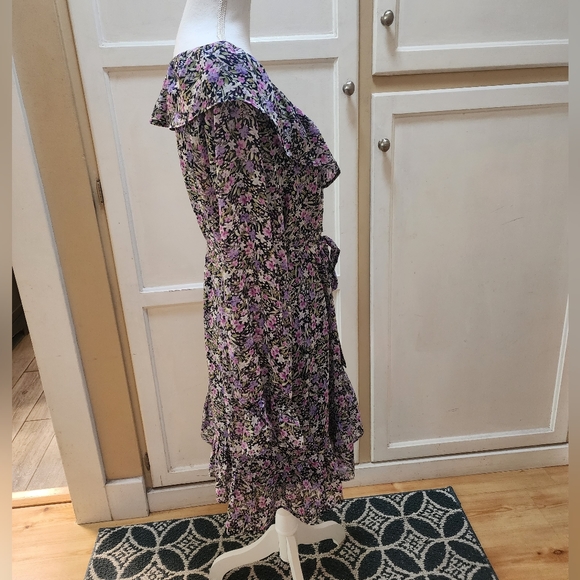 Emma and Michelle Women's Long-sleeved Boho Inspired Ruffle Tie-Belt Dress - Picture 10 of 15